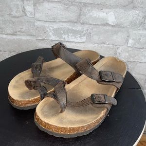 Brown sandals! Size: 7